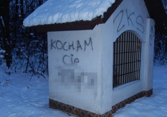 dewastacja cmentarza