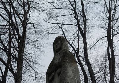 Aleja parkowa w Dębnie pomnik sw kingi